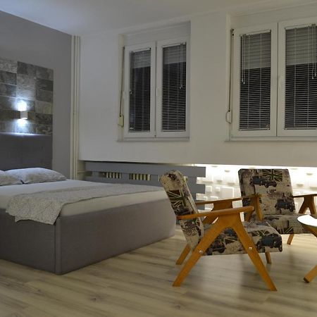 Lazarus Studio Apartment Skopje Buitenkant foto