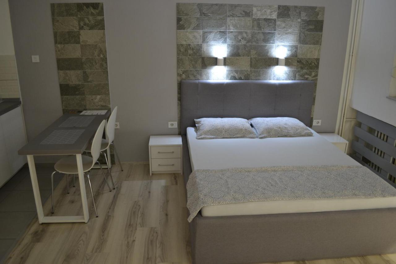 Lazarus Studio Apartment Skopje Buitenkant foto