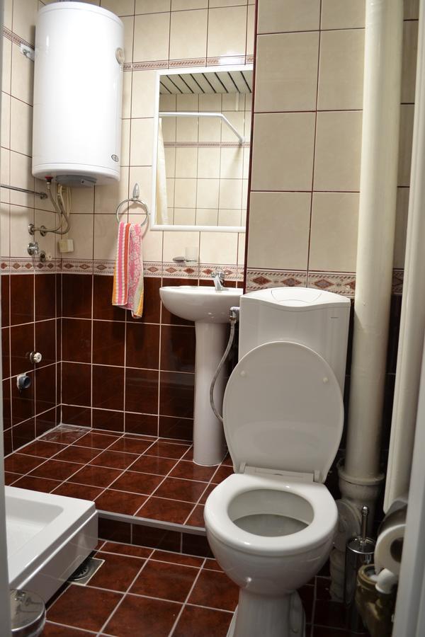 Lazarus Studio Apartment Skopje Buitenkant foto