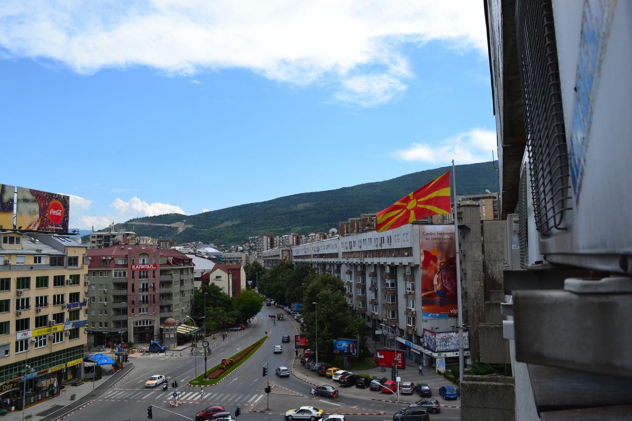Lazarus Studio Apartment Skopje Buitenkant foto
